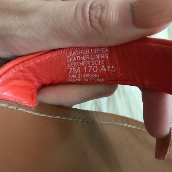 TORY BURCH “Val” Toe-Ring orange/gold sandals 7 - Picture 4 of 8